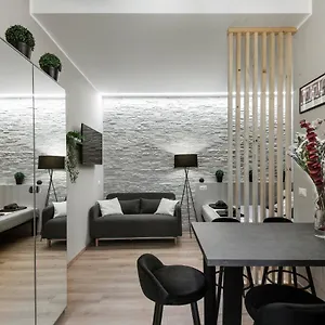 https://navigli-tortona-flo-apartment.it-lombardy.com